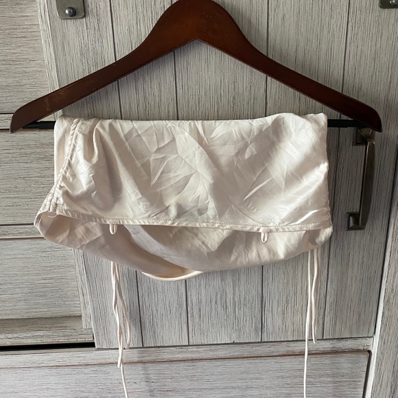 White Fox Boutique Crop Top - Used - Picture 7 of 7